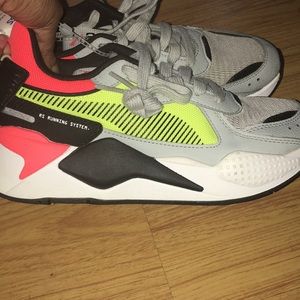 Nice Brand new puma RS